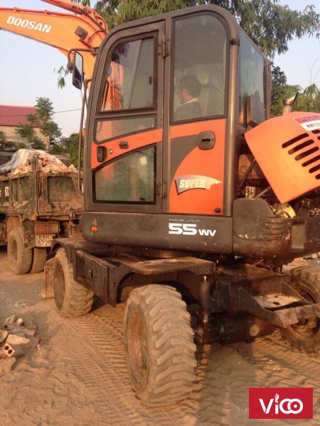 Bán máy xúc Doosan 55w