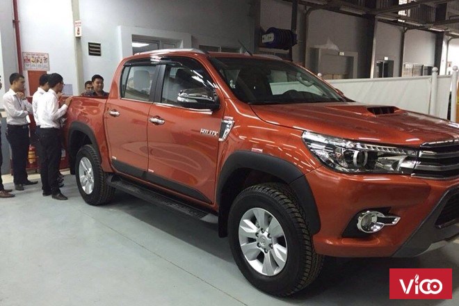 SỐC, Tháng 12 Khuyến mại Hilux lớn nhất toàn quốc, giảm giá cực lớn kèm phụ kiện hấp dẫn