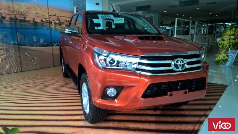 SỐC, Tháng 12 Khuyến mại Hilux lớn nhất toàn quốc, giảm giá cực lớn kèm phụ kiện hấp dẫn