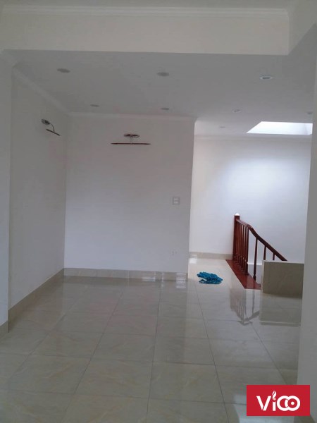 Bán gấp biệt thự phố Ngọc Thụy 97m2, 2 tầng, 4.6 tỷ.