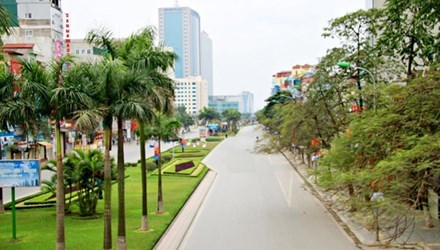 Cho thuê nhà MP Trần Duy Hưng, DT 80m2* 3.5T, MT 5m. Kinh doanh gì cũng được!