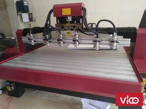 máy cnc đục tranh gỗ, máy đục gỗ 1825 6 đầu.