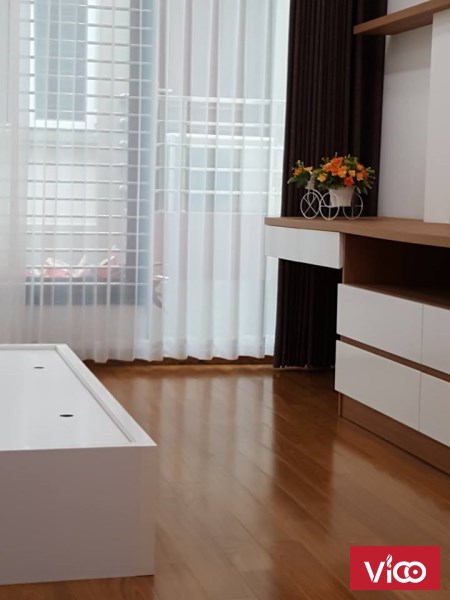 Nhà đẹp phố VIP Trần Quốc Hoàn, Dt 45m x 6, Mt 4m, giá 8.6 tỷ