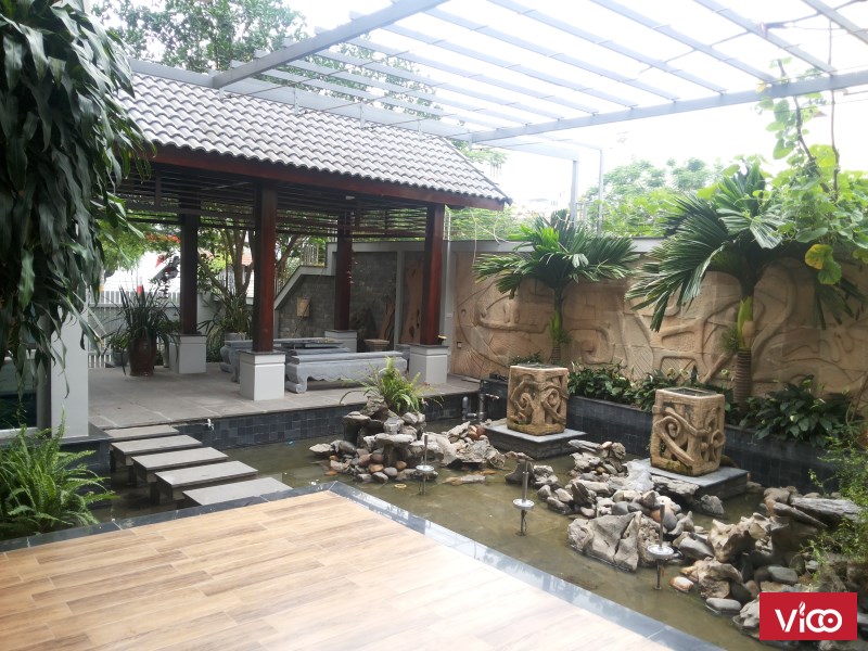 Cho thuê biệt thự 05 phòng ngủ ở Lạc Long Quân, 400usd/tháng