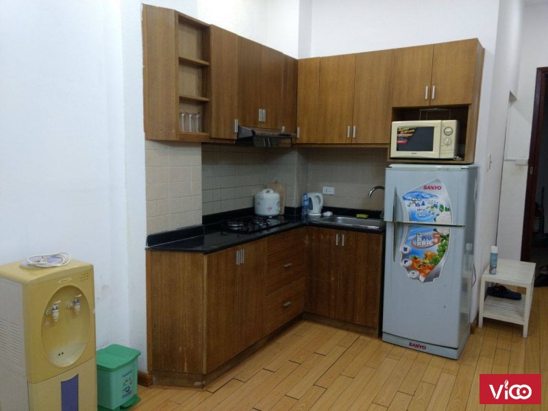 Cho thuê căn hộ dịch vụ tại Đê La Thành, 2 phòng ngủ, 1 vệ sinh, 500$