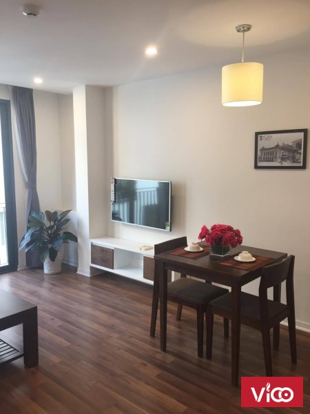 Căn hộ 55m2, 1 phòng ngủ ở Kim Mã, tầng 7, 1000USD/tháng