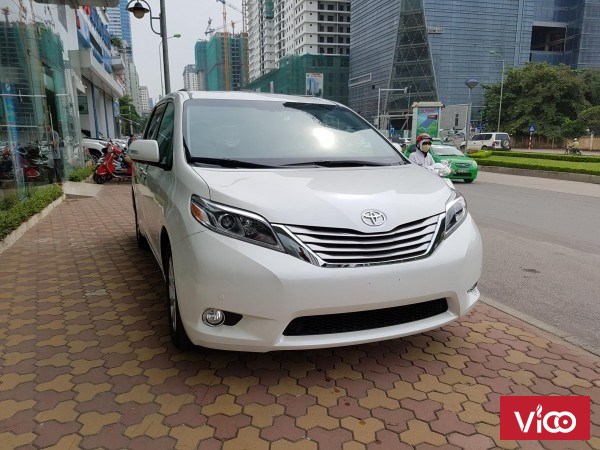 Bán Toyota SIENNA LIMITED nhập khẩu