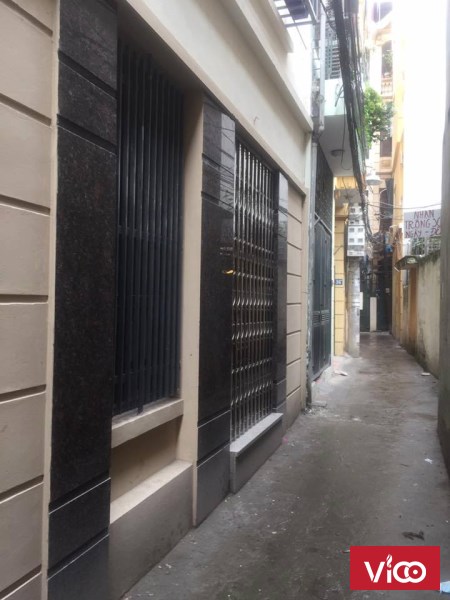 Bán nhà đường Cầu Giấy 30m2, 5 tầng, 3.1 tỷ.