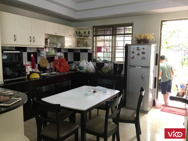 Bán gấp nhà Ngay TTTM Vincom Plaza, DT (4 x 21) , 2 lầu, giá 3,4 tỷ