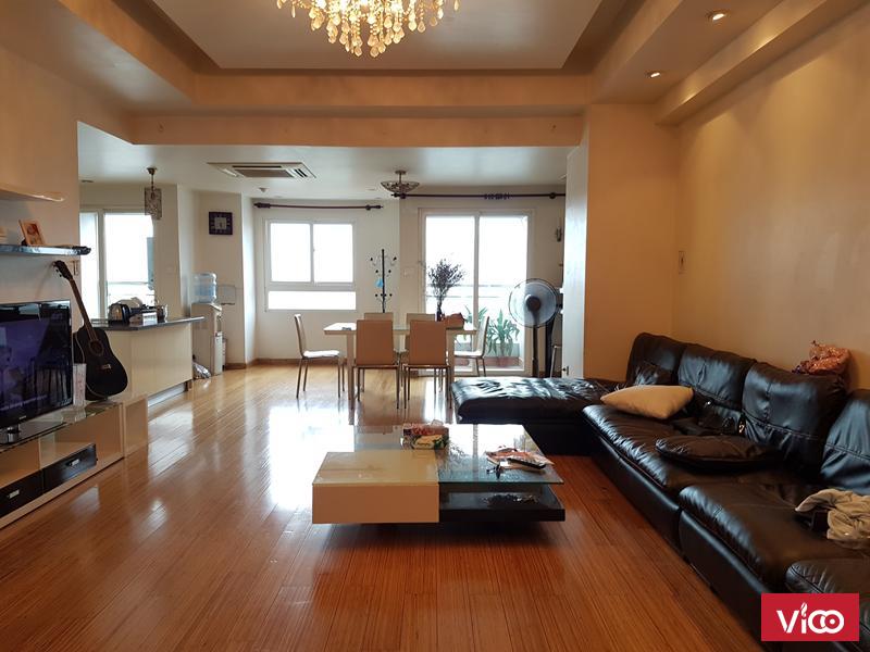 Cho thuê căn hộ cao cấp toà nhà C Land Xã Đàn view hồ 150m2