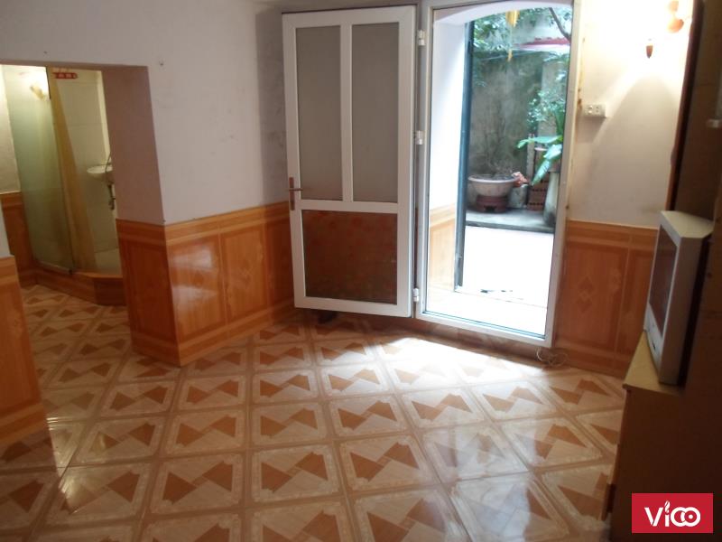 Căn hộ khép kín trên đường Thanh Niên cách Hồ tây 20m