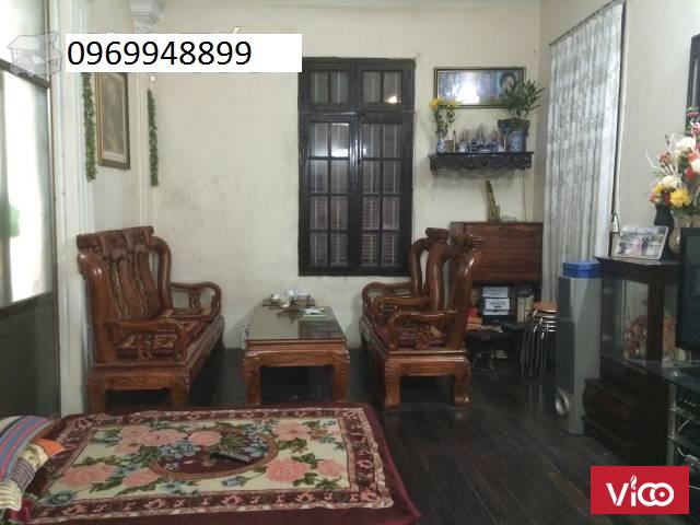 Cho thuê nhà riêng phố hàng mã phùng hưng 80m 2PN sàn gỗ đủ đồ nhìn thẳng ra đường 10tr