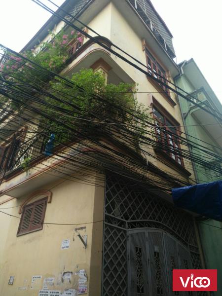 Cho Thuê nhà 10 triệu/tháng ngõ 81 đường lạc long quân, cầu giấy