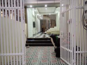 Nhà ngõ 105 đường Hồ Tùng Mậu, Dt 60m xây 5 tầng, 18 triệu, cạnh trường ĐH Thương Mại