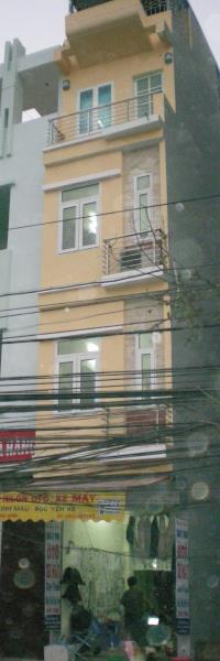 Cho thuê nhà có cửa hàng mặt phố Lạc Long Quân