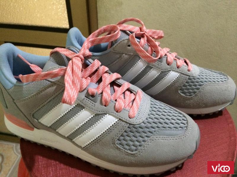 Bán lại đôi giầy thể thao Adidas vợ được tặng