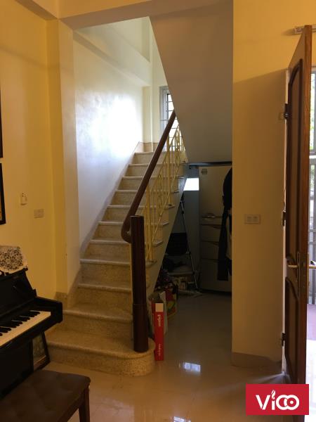 Cho thuê nhà riêng 2,5 tầng mới xây. Nội thất cơ bản