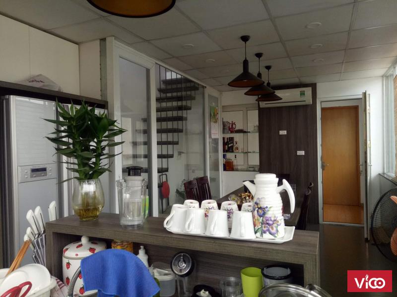 Cho thuê nhà 3,5 tầng đường Bưởi, Ba đình, Hà nội Full nội thất