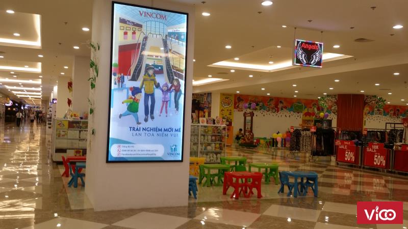 Chính chủ cho thuê gian hàng mở 3 mặt thoáng tại trục chính trong TTTM Royal City