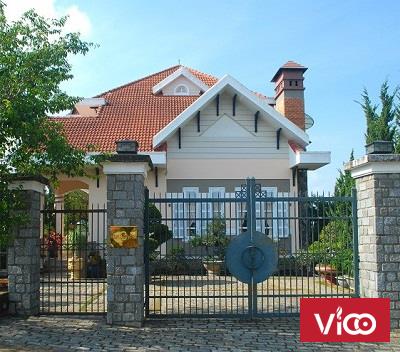 Cần bán lại căn biệt thự vườn 3 phòng ngủ. dt 10x30. SHR