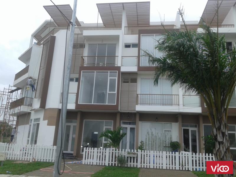 Bán nền biệt thự Star Village 200m2 tt 40 hướng đông nam giá 10.5tr/m2