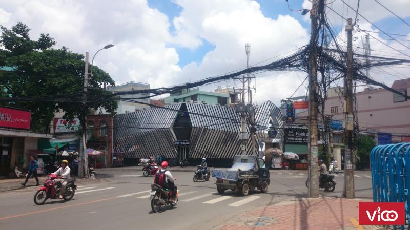 Cho thuê nhà góc 2 mặt tiền Trường Sơn và Nguyễn Giản Thanh.