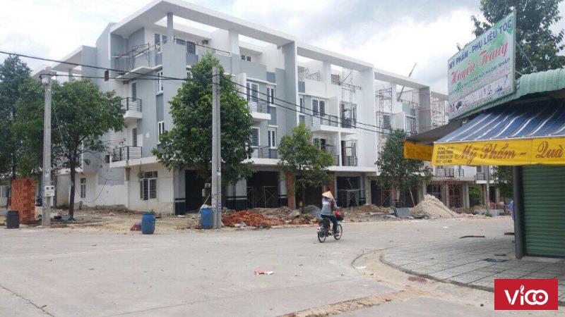 Nhà phố liền kề giá bèo