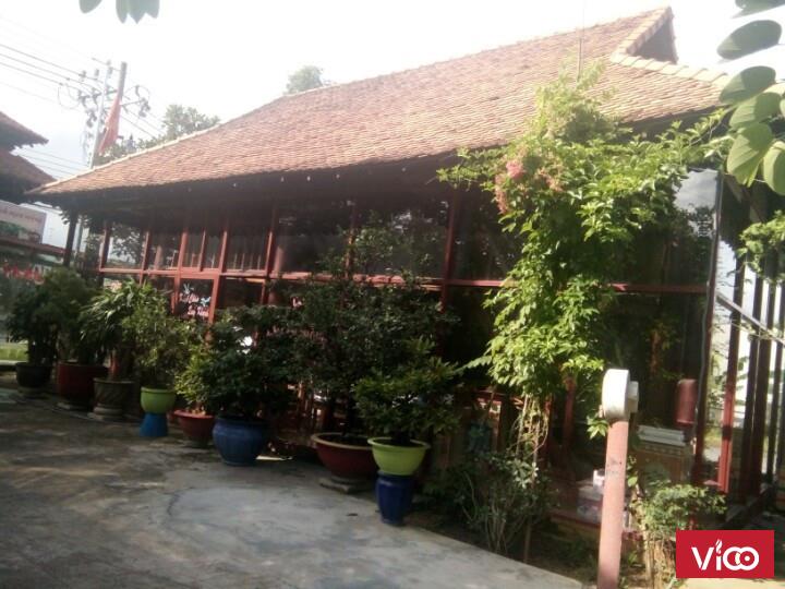 Cần bán nhà sàn gỗ nguyên căn sát chợ Tân Uyên, Bình Dương với giá tốt rẻ