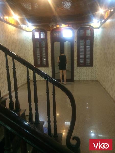 Cho thuê nhà nguyên căn 5 tầng, sàn 50m, sân 10m, ngõ ô tô đỗ cửa, tiện kinh doanh spa, vp,trung tâm