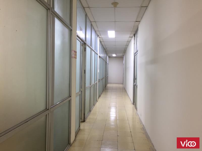 Cho thuê văn phòng 30m2 giá 3,2 triệu có điều hòa, bàn ghế, internet tại đường Phạm Hùng