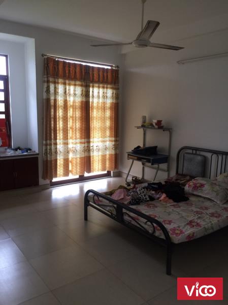 Bán nhà phố trong kdc 13B Conic, 126m2, 1 trệt, 2 lầu, NT cơ bản, sổ hồng chính chủ,giá 5.25 tỷ