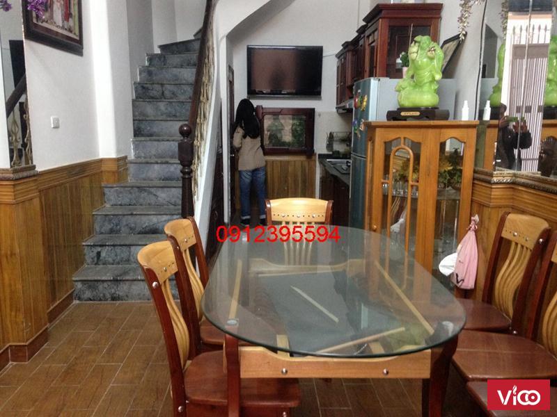Cho thuê nhà riêng sàn gỗ đủ đồ ngõ phố đại cổ việt tạ quang bửu dt30m2x4tầng