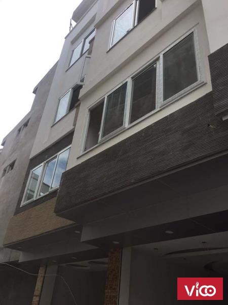 Nhà ngõ 100 Hoàng Quốc Việt 42m x 4.5Tầng. ngõ 3m. Giá 14 tr/th