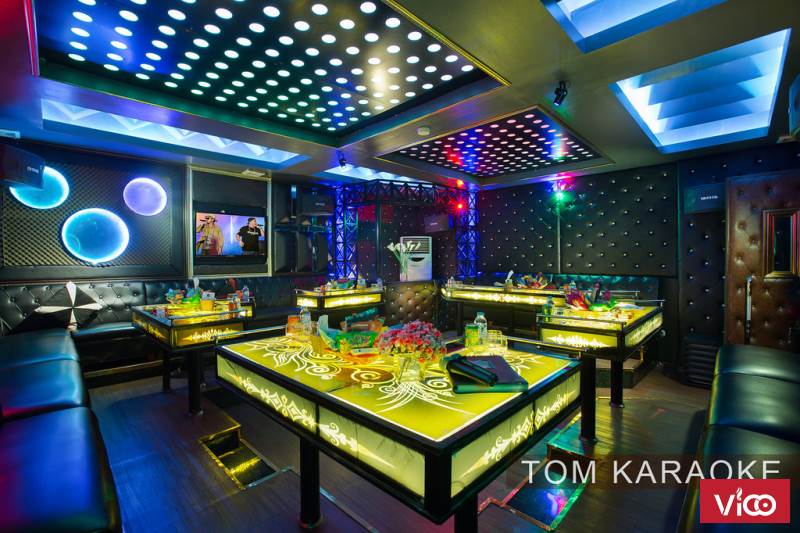 Karaoke Hà Nội mùa này vắng những cơn mưa