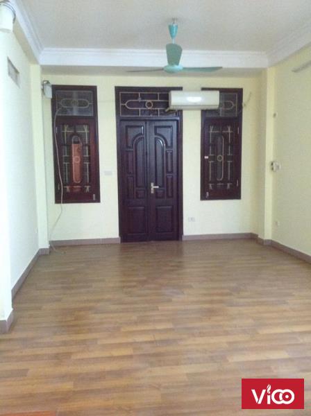 Cho thuê nhà riêng phố hàng bún 40m 5T, 4PN khép kín wc nhà mới ngõ rộng 3m giá 15tr