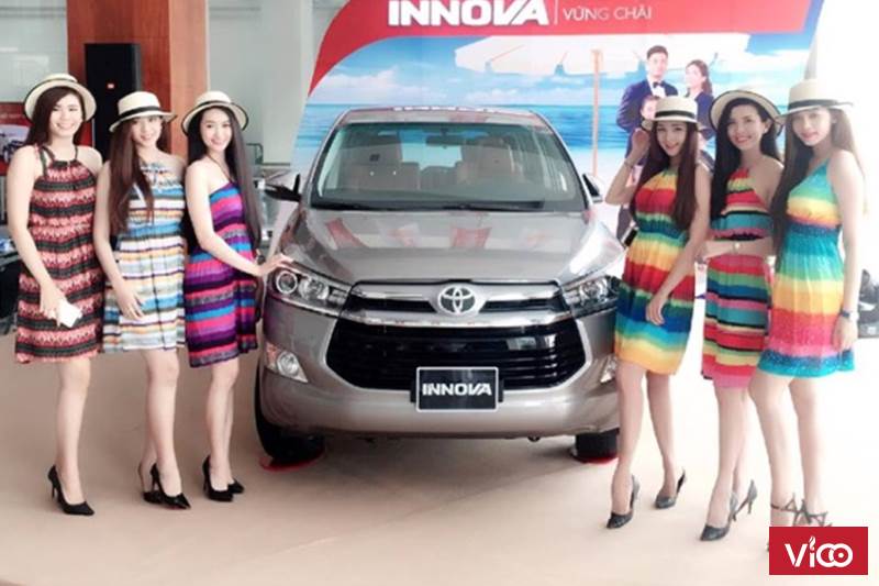 Thuê xe oto du lịch 4 chỗ Toyta Altis mẫu mới chi phí thuê xe tốt nhất