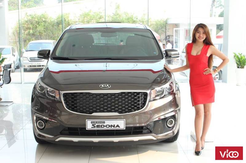 Thuê xe oto du lịch 4 chỗ Toyta Altis mẫu mới chi phí thuê xe tốt nhất
