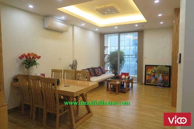 Cho thuê căn hộ hiện đại cho khách Nhật Bản tại Vincom Nguyễn Chí Thanh, Đống Đa.