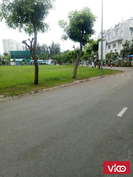 Có 1 lô đất 13C Greenlife lô D 5x17 23.5 triệu/m2 sổ hồng riêng, đường 12m giáp Q.7 Q.8