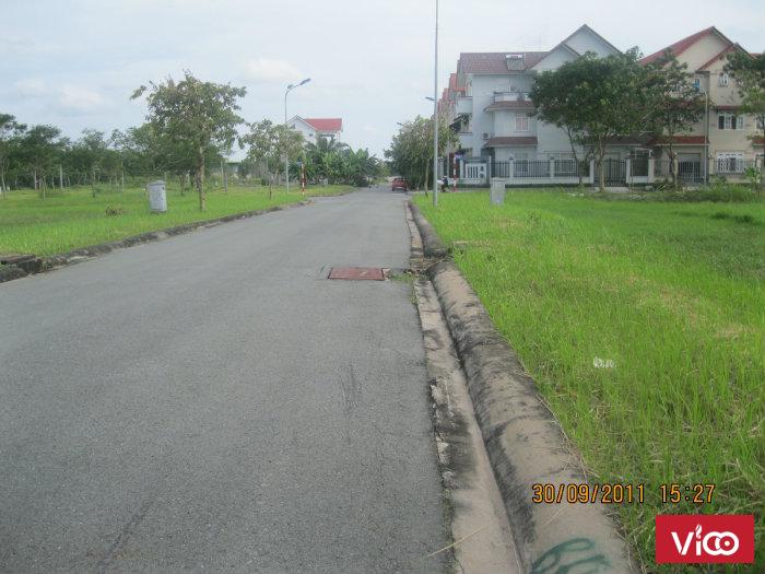 Bán đất 13C Greenlife 15x18 MT nguyễn văn linh sổ hồng giá chỉ 15trm2