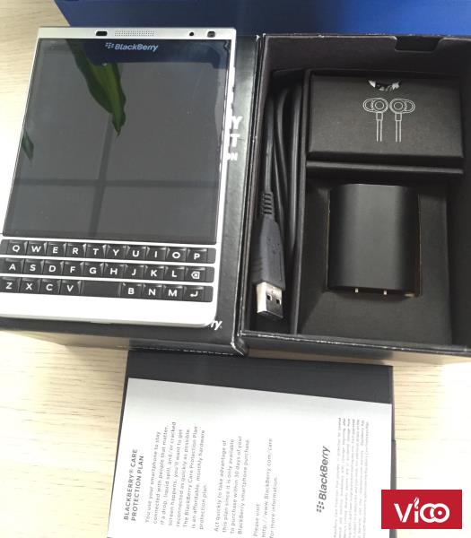 Passport silver trắng