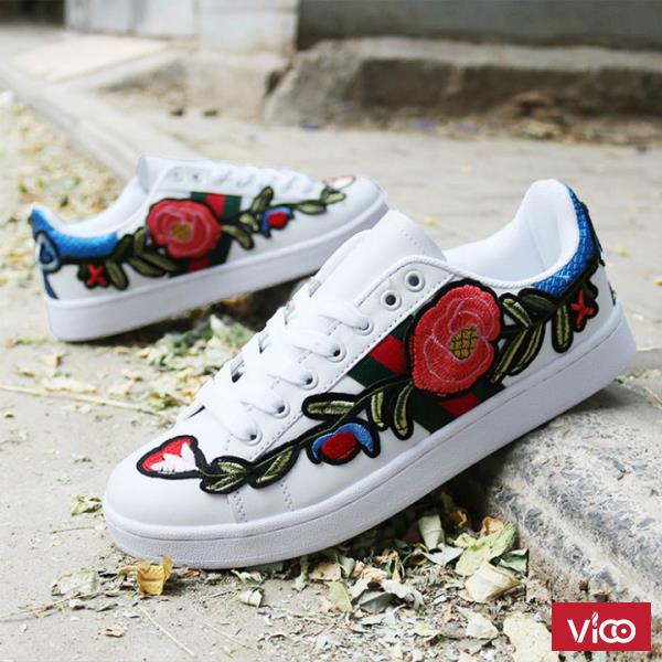 Giày sneaker thêu hoa hồng Mã GC0220