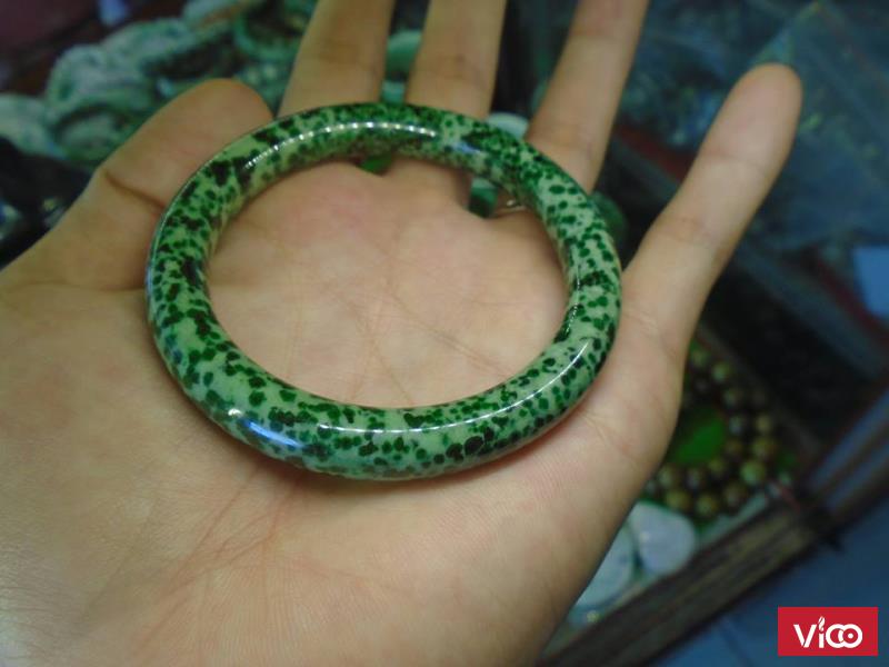 Vòng Cẩm thạch xanh rêu mới