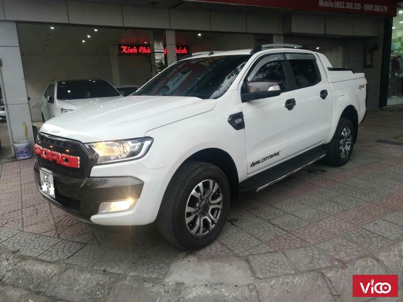 Cần bán Ford Ranger Wildtrak 3.2 AT 2016 màu trắng xe đẹp như mới