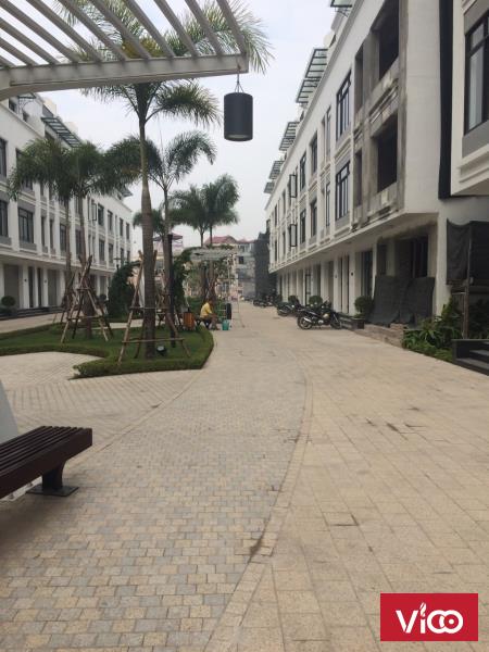 Cho thuê shophouse vinhomes mặt đường Hàm Nghi 95m2 X5 tầng trang bị nội thất đẹp giá 60tr/th