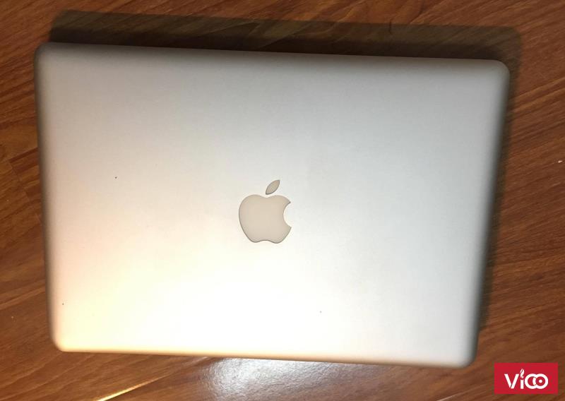 Macbook Pro MC 374 màn 13 inh còn rất tốt