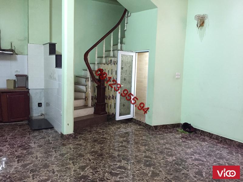 Cho thuê nhà riêng ngõ phố lãng yên trần khát chân dt40m2x4t giá 8tr