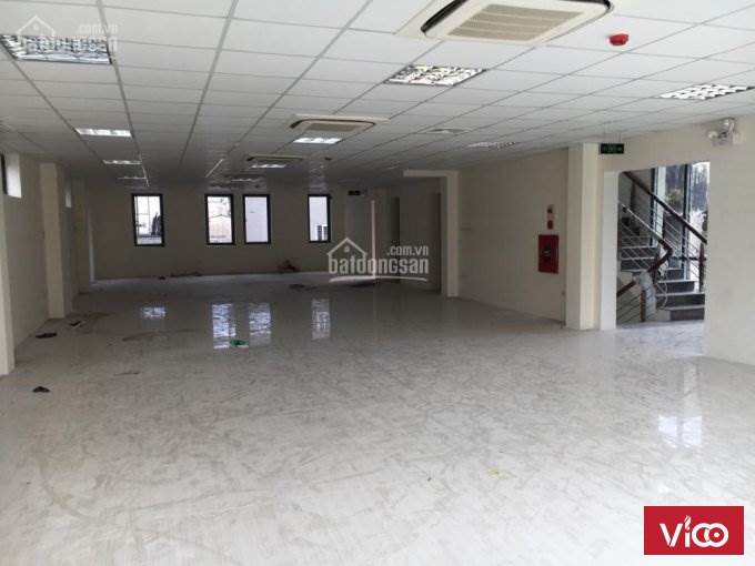 Cực Hot! Cho thuê văn phòng DT 220m2 phố Duy Tân, giá thuê chỉ 165 nghìn/m2/th.
