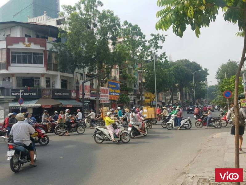 Cần cho thuê nhà góc 2MT đường 3 Tháng 2, Phường 7, Quận 10.