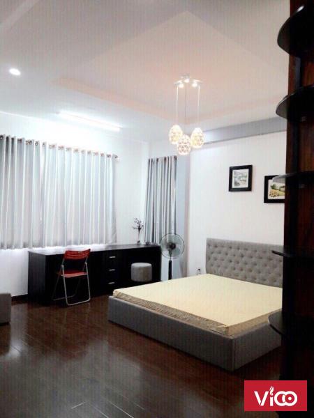 Cho thuê chung cư 18T2 trung hòa 102 m2 chia thành 2 ngủ full nội thất